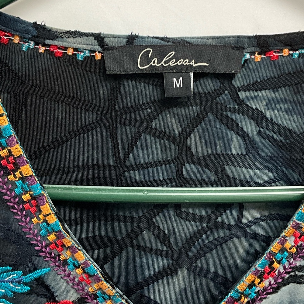 Calessa Elegant Black Tunic with Floral Embroidery - Picture 11 of 12